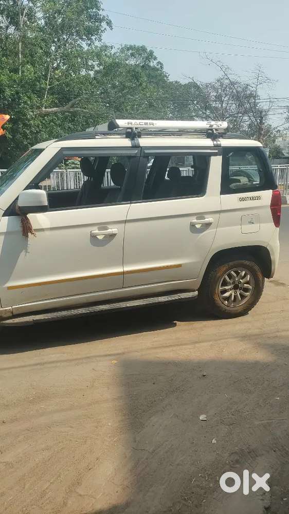 Mahindra Tuv 300 2018 Diesel 214000 Km Driven