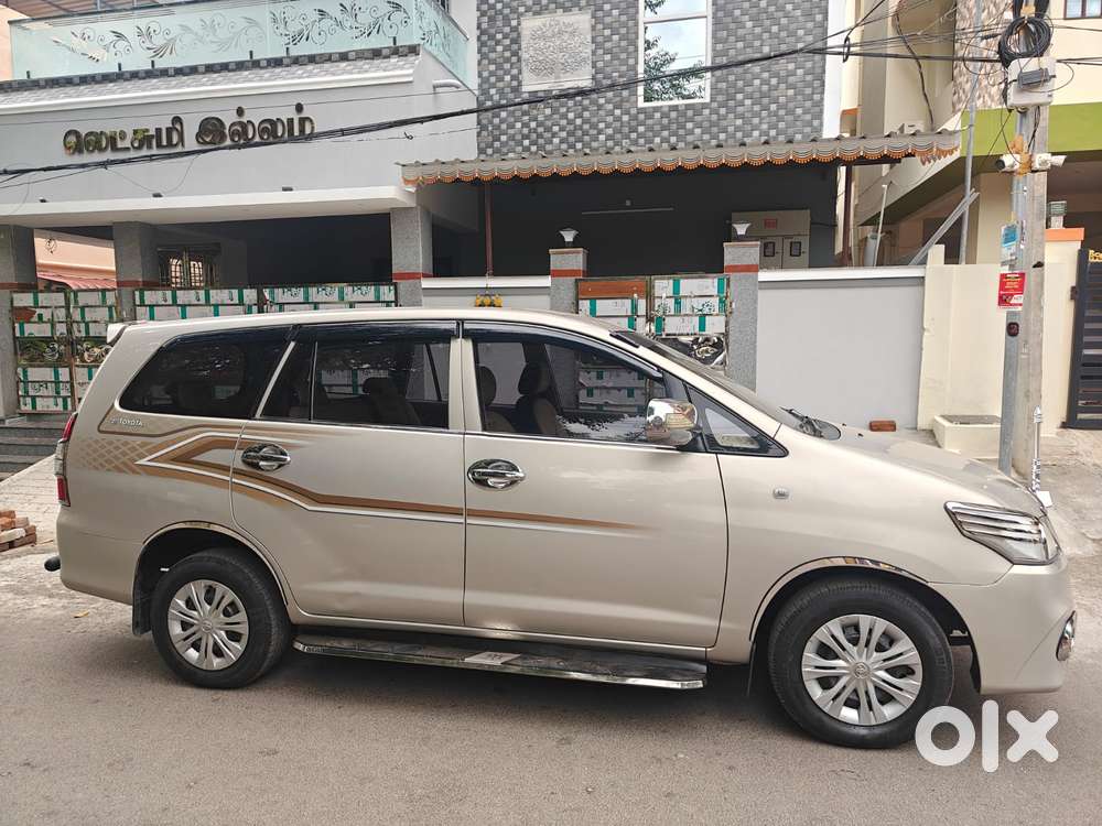 Toyota Innova 2.5 G (diesel) 8 Seater Bs Iv, 2015, Diesel