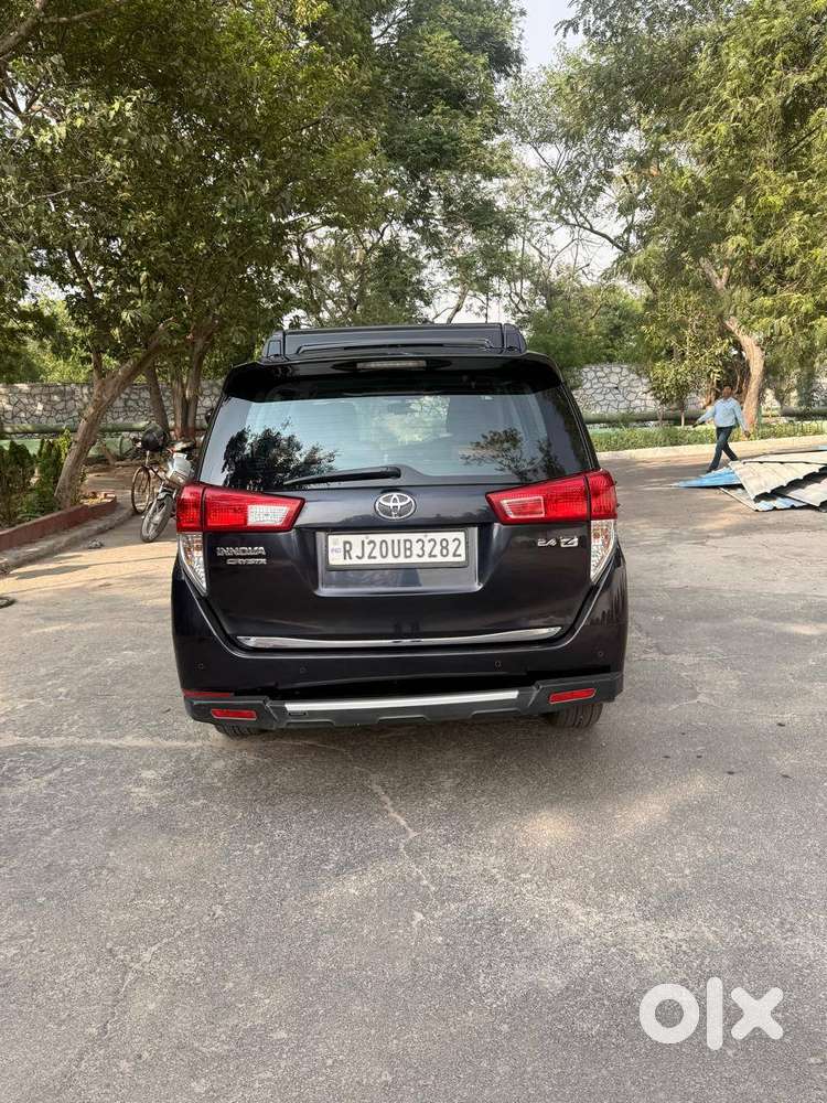 Innova Crysta 2.4 Ltr Diesel Automatic Company Maintained