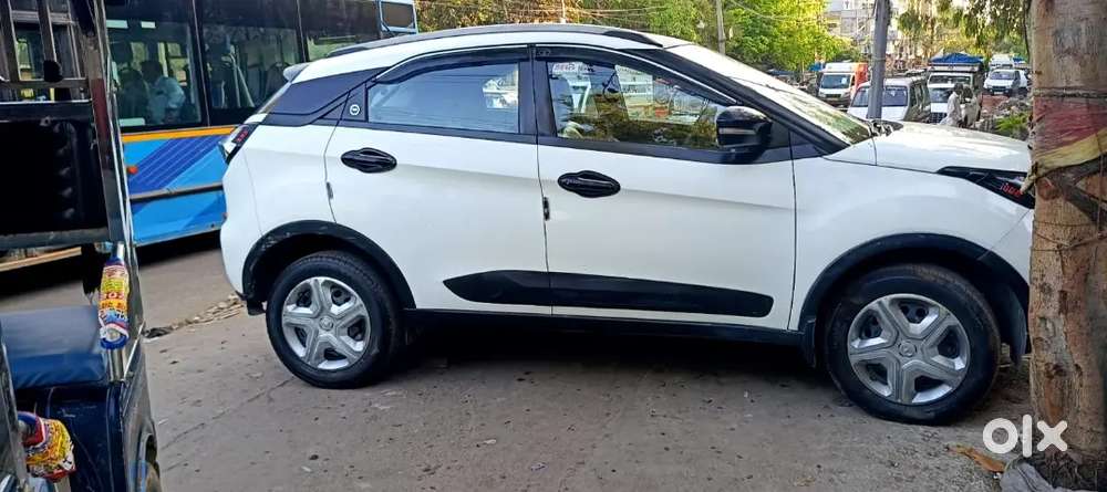 Tata Nexon 2023 Petrol Automatic Sunroof Zero Dept Insurance Valid