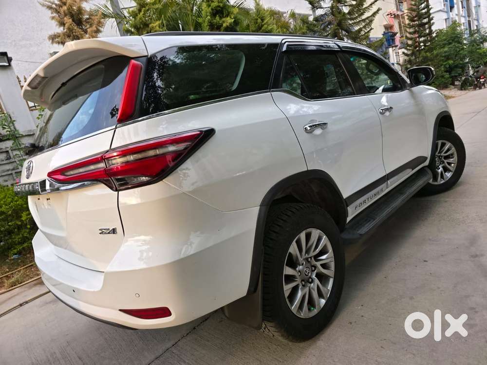 Toyota Fortuner 2.8 Legender 4x4, 2022, Diesel