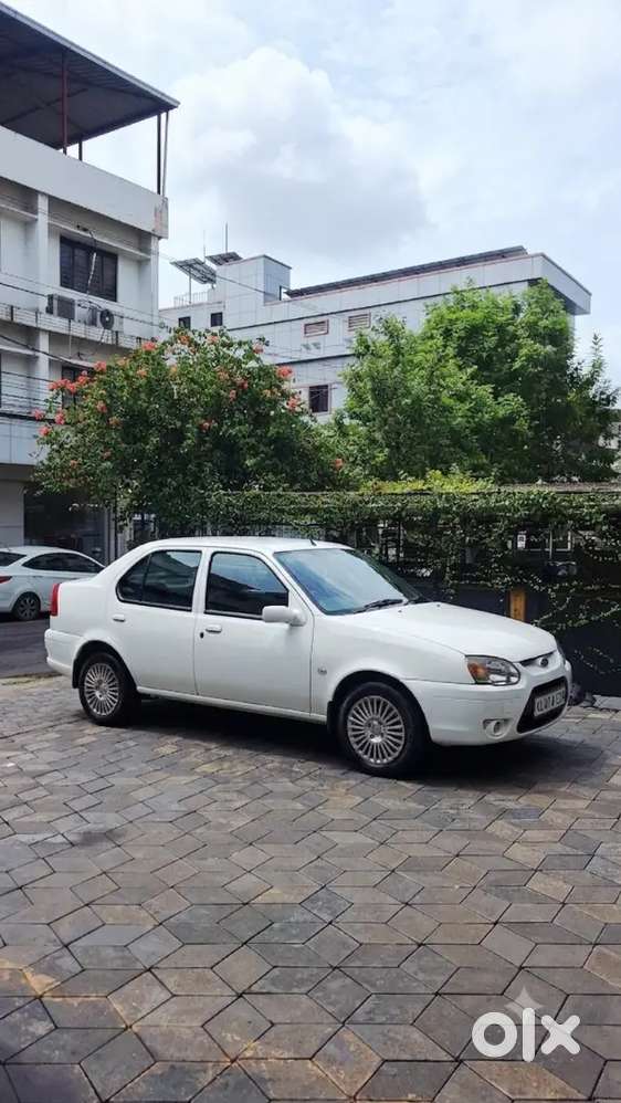 Ford Ikon Zxi 2010 Diesel Manual,new Insurance, Paper Upto 2031