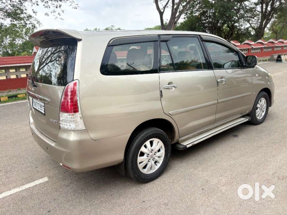 Toyota Innova 2.5 V Diesel 7-seater, 2009, Diesel