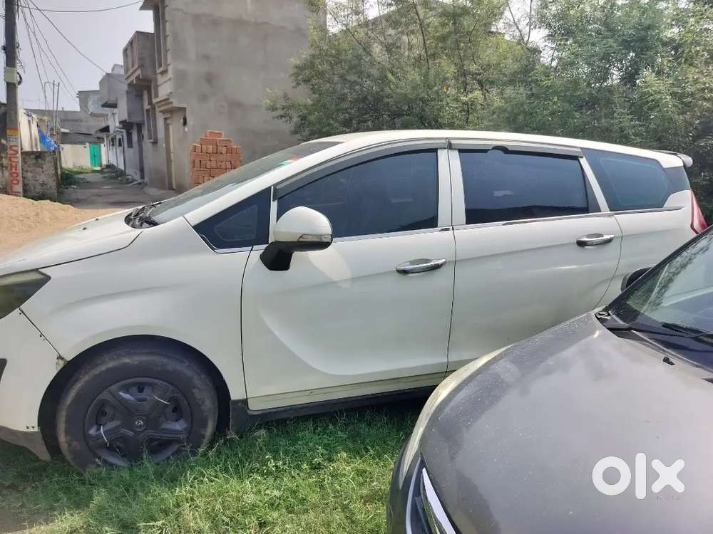 Mahindra Marazzo 2018 Diesel 128000 Km Driven
