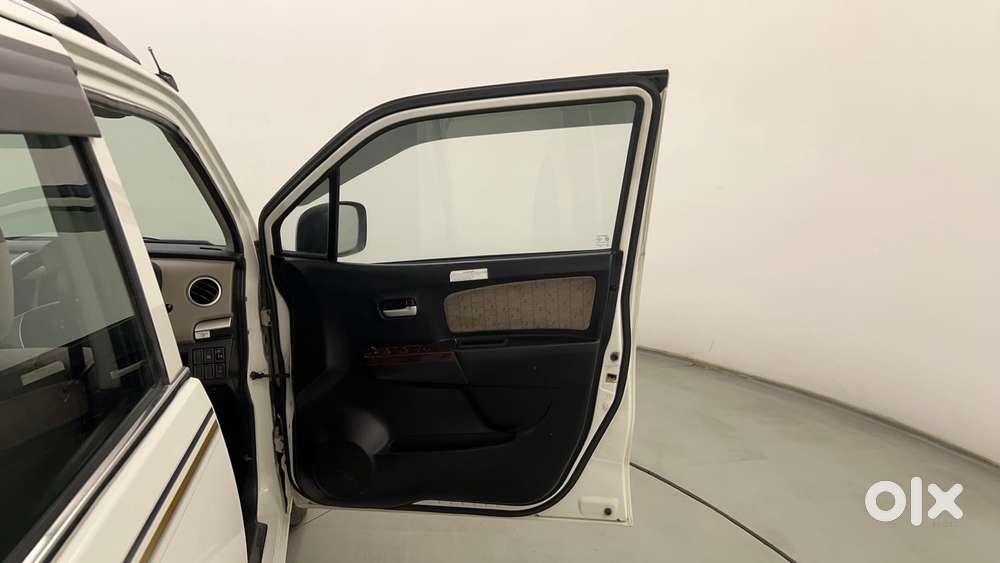 Maruti Suzuki Wagon R 1.0 Vxi Amt, 2016, Petrol