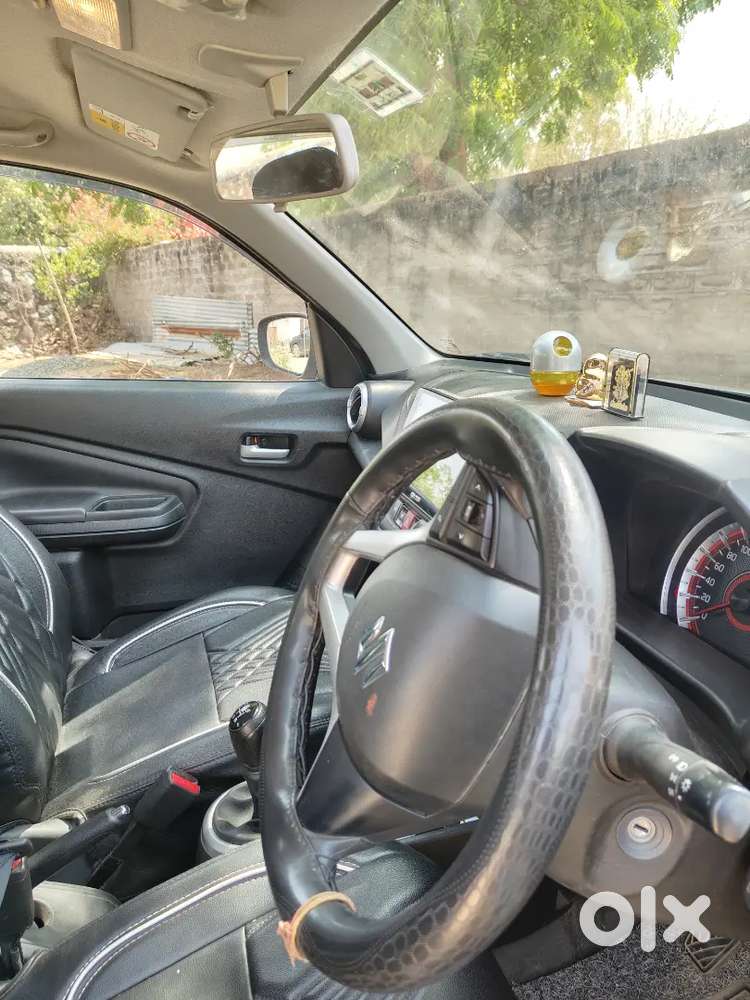 Kam Chali Hui Car Hai Vyapri Ki Hai  Company Me Service Record Ke Sath