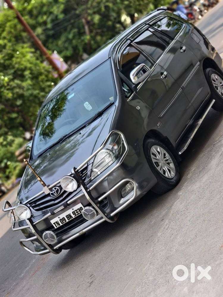 Toyota Innova 2.5 G (diesel) 7 Seater Bs Iv, 2011, Diesel