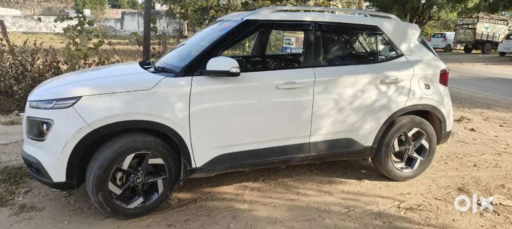 Hyundai Venue 2020 Diesel 130000 Km Driven