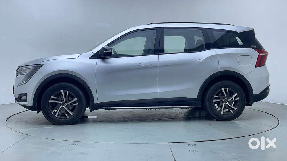 Mahindra Xuv700 2.0 Ax 5 Petrol Mt Str, 2021, Petrol