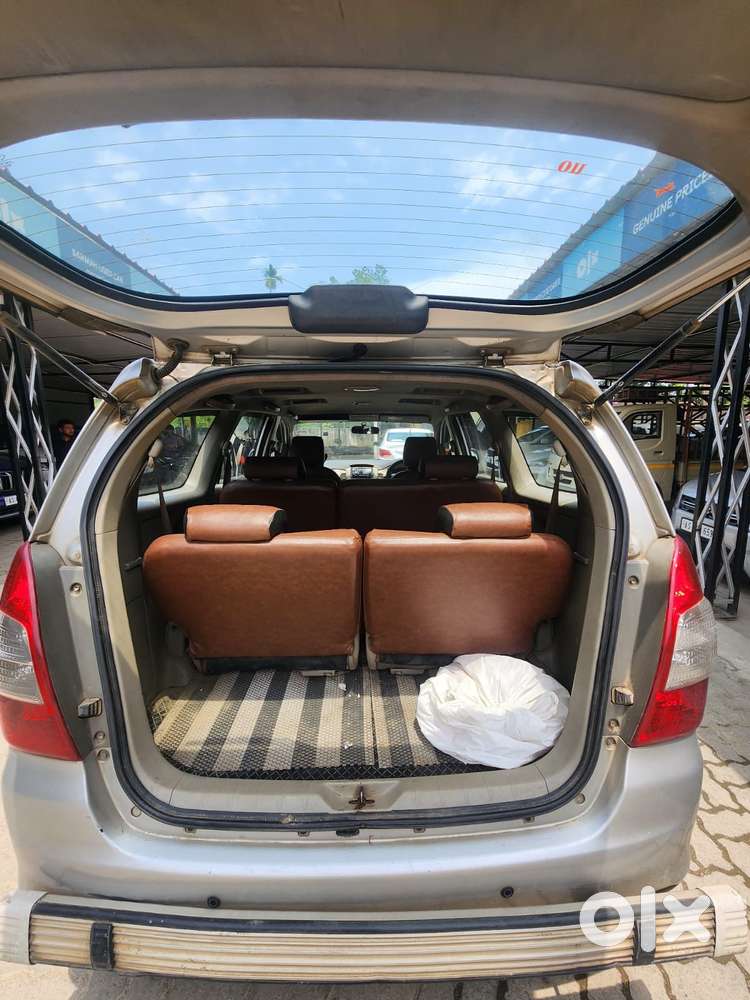 Toyota Innova 2.5 G (diesel) 8 Seater, 2015, Diesel