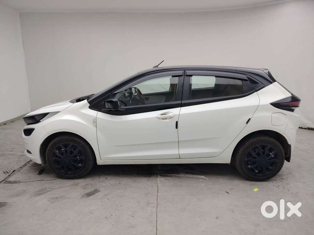 Tata Altroz 1.2 Xm Plus, 2023, Petrol