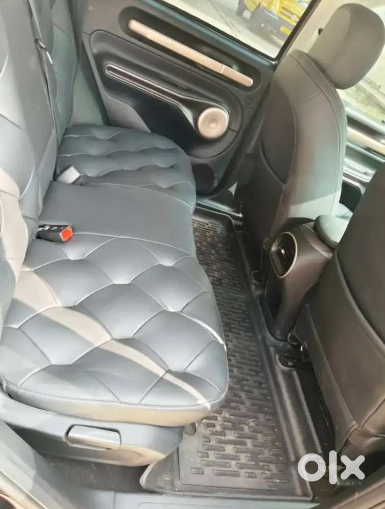 Mg Windsor Ev Essence Top End