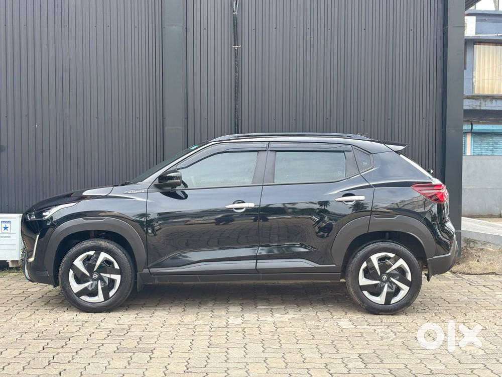 Nissan Magnite Kuro Edition Petrol Amt, 2025, Petrol