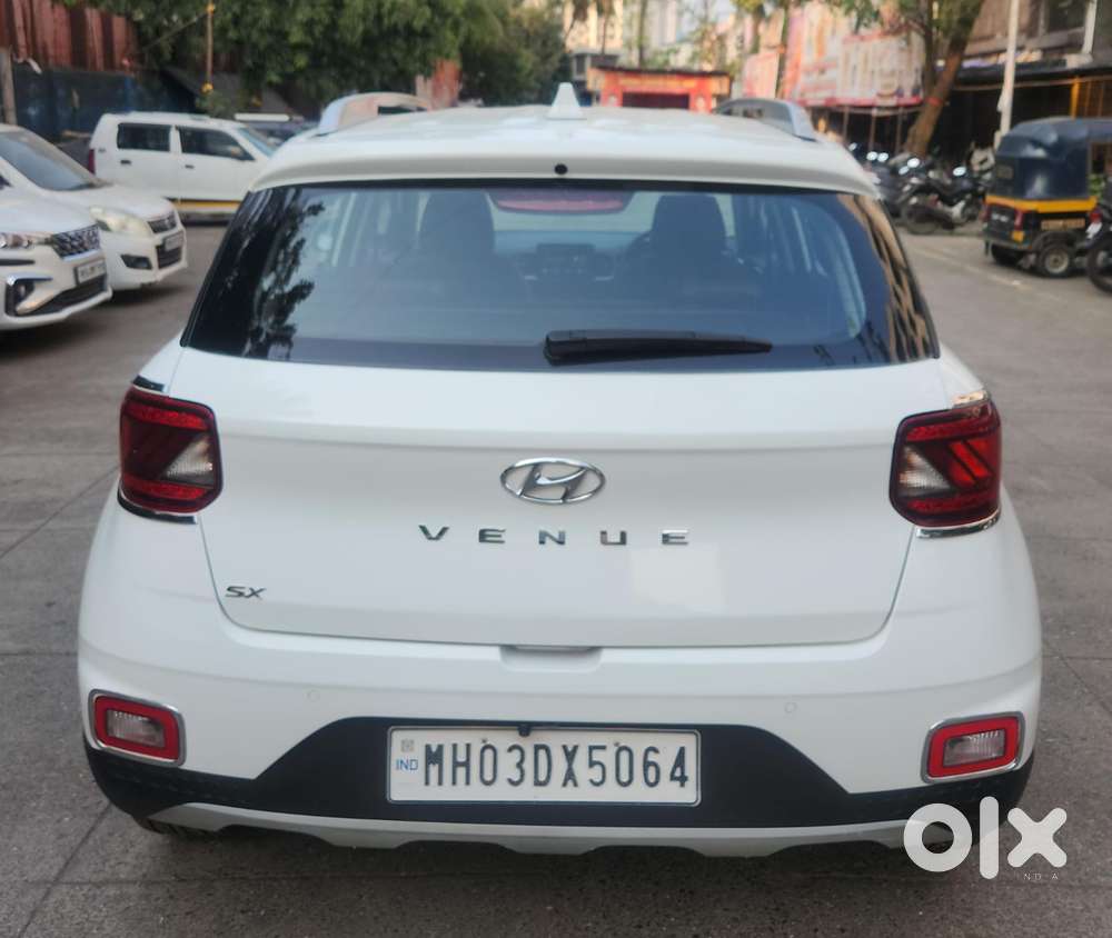 Hyundai Venue Sx (o) Mt 1.5 Diesel, 2022, Diesel