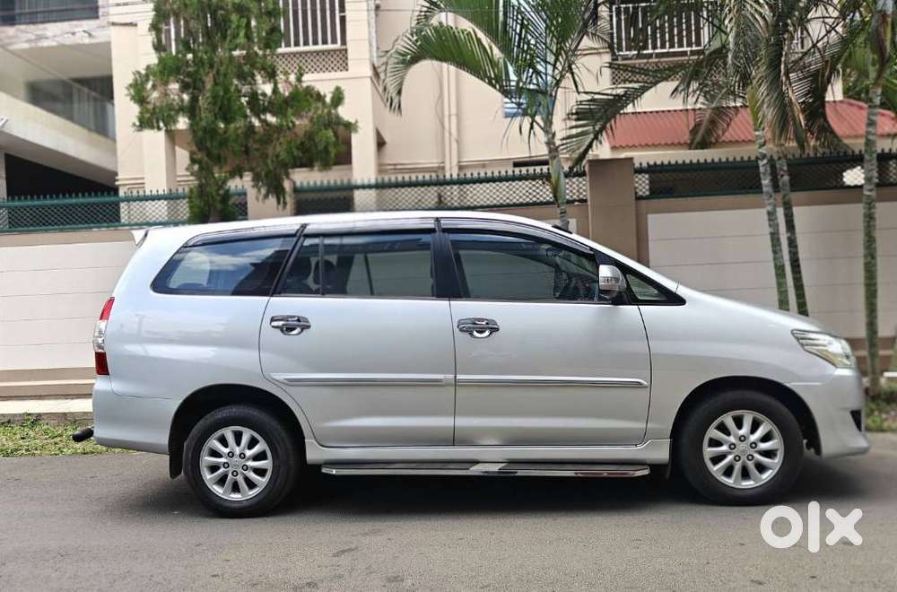 Toyota Innova 2.5 Vx (diesel) 8 Seater Bs Iv, 2013, Diesel