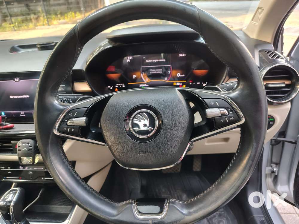 Skoda Slavia 1.0 Tsi Style, 2022, Petrol