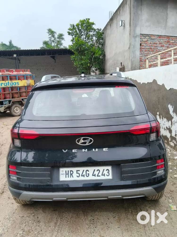Hyundai New Venue 2025 Petrol 16000 Km Driven