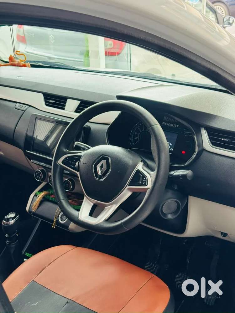 Renault Triber Rxz, 2022, Petrol