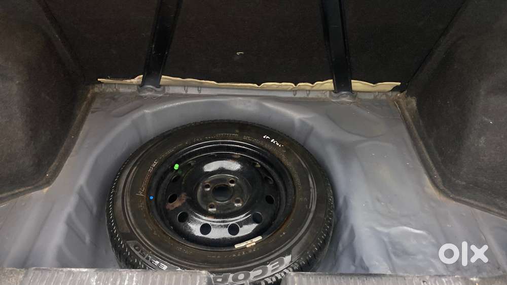 Maruti Suzuki Swift Dzire Amt Vxi, 2018, Petrol