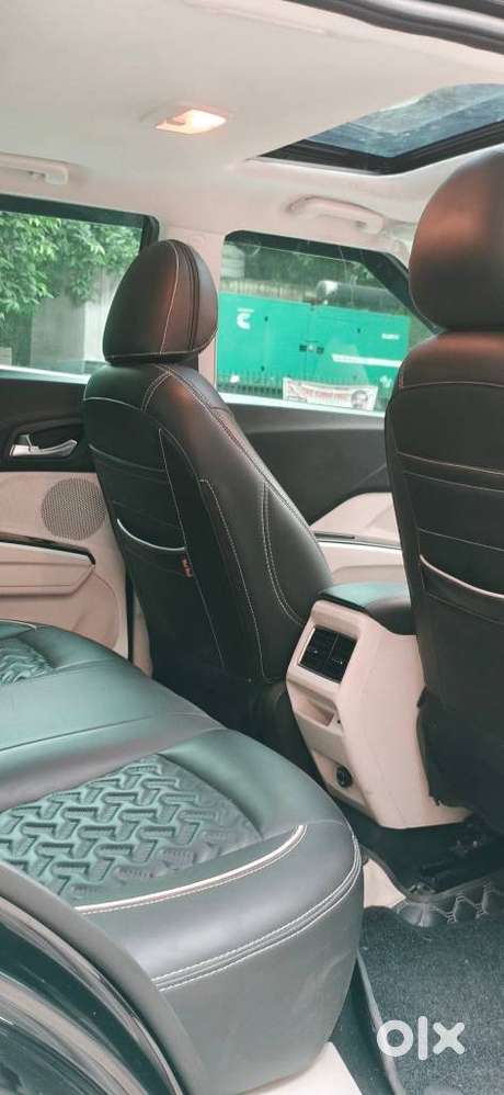 Mahindra Xuv 3xo Ax5 Pm Mt, 2024, Petrol
