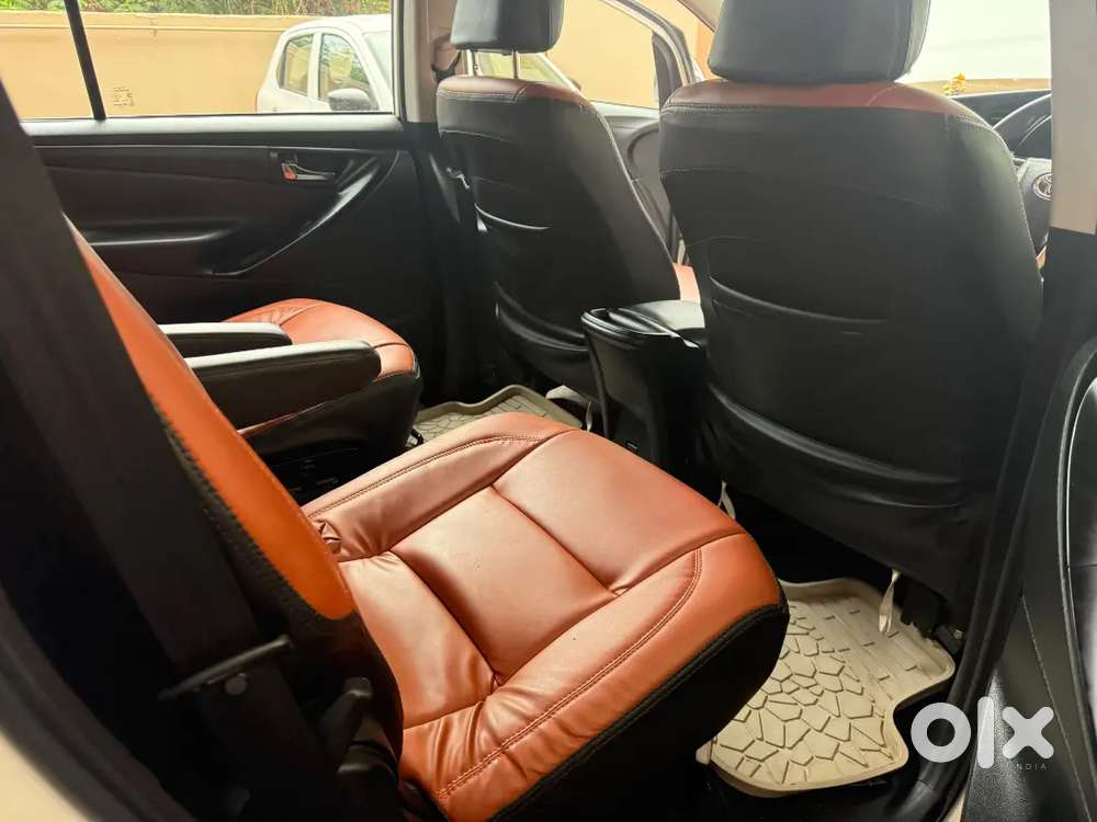Toyota Innova Crysta Diesel 2.4 Gx 7 Seater