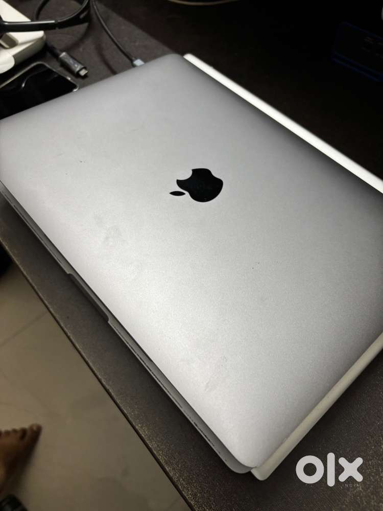 Macbook pro a1706 display is not working . Works with external