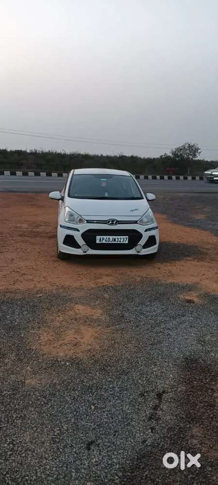 Hyundai Xcent 2016