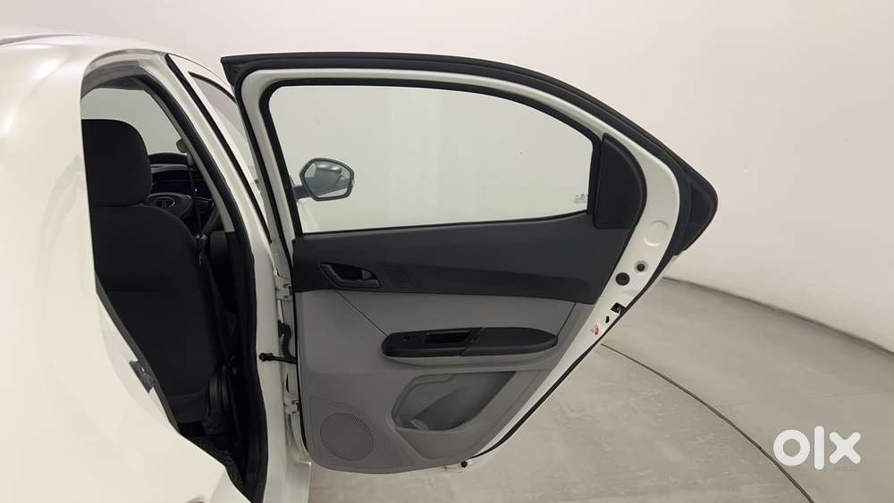 Tata Tiago 1.2 Revotron Xm Cng, 2024, Cng & Hybrids