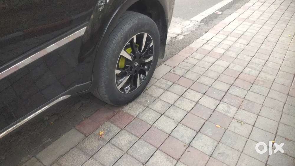 Mahindra Xuv500 W112019