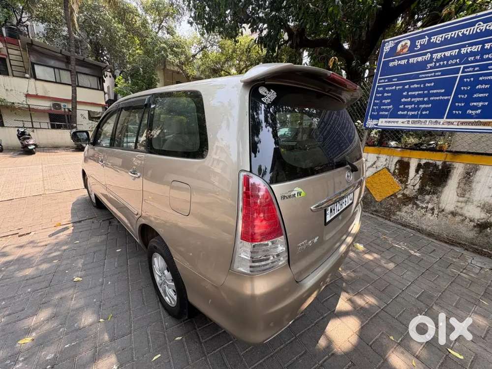 Toyota Innova 2.5 V 2011