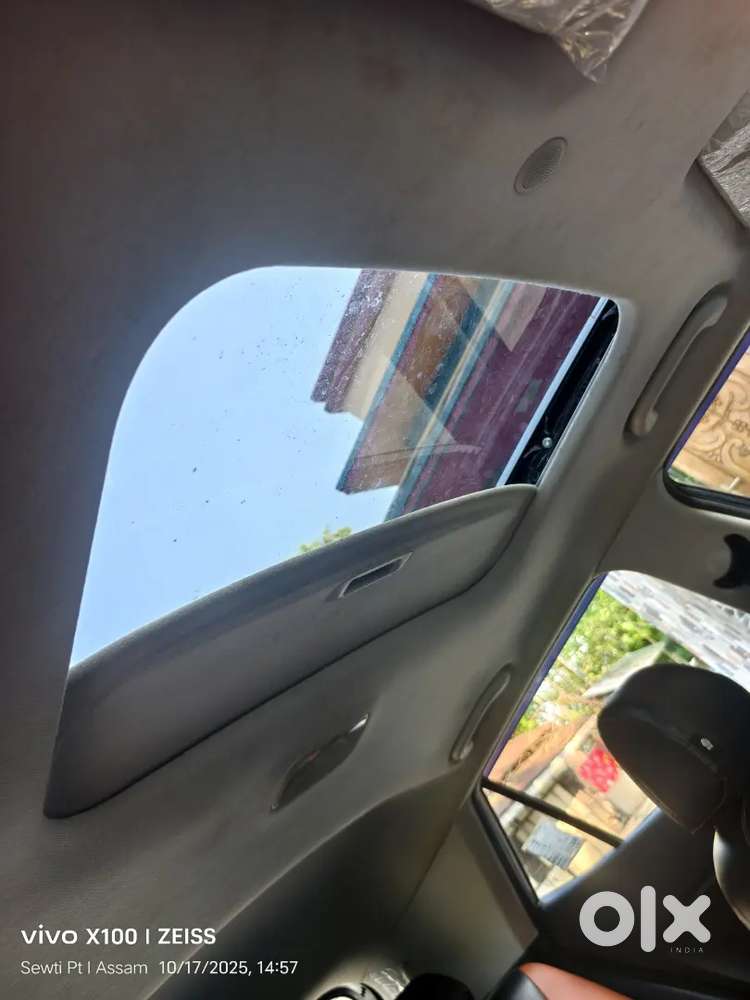 Hyundai New Venue Sx 2023 Petrol 21000 Km Driven