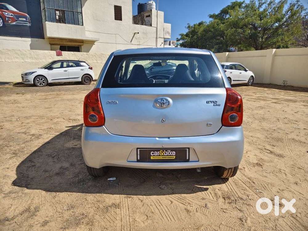 Toyota Etios Liva 2011-2012 G, 2011, Petrol
