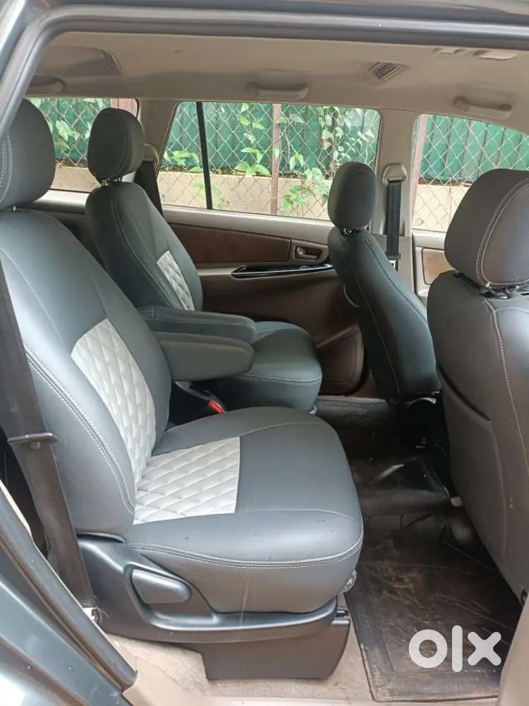 Toyota Innova 2015