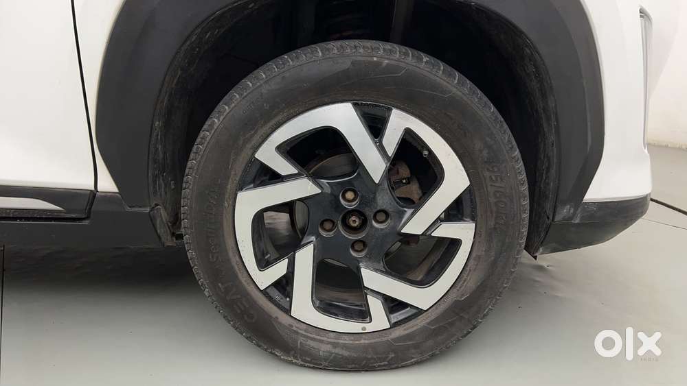 Nissan Magnite 1.0 Xv Turbo Cvt, 2022, Petrol