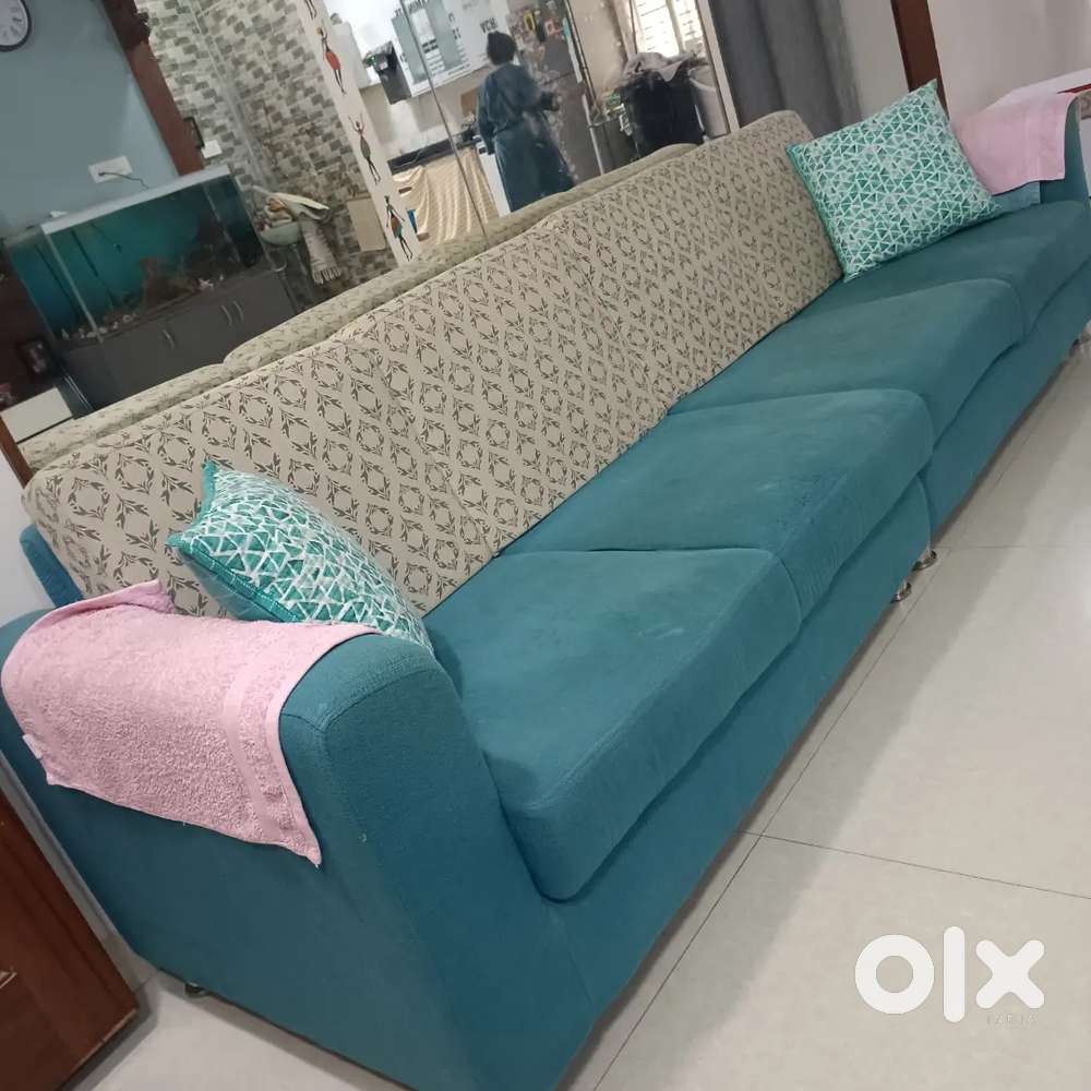 Sofa : 4 seater & 3 seater