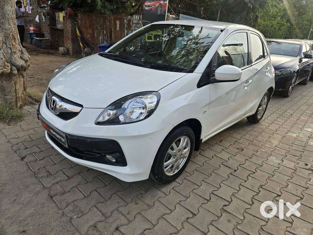 Honda Brio V Automatic, 2014, Petrol
