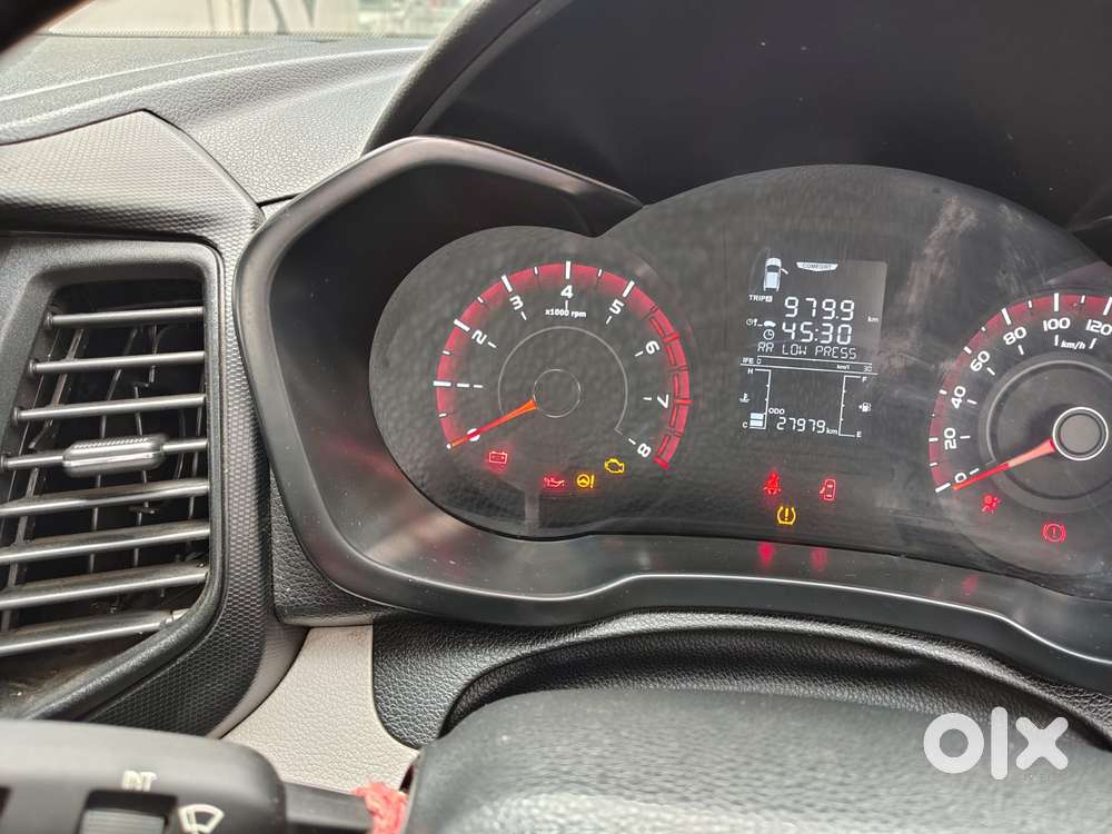 Mahindra Xuv300 W6, 2023, Petrol