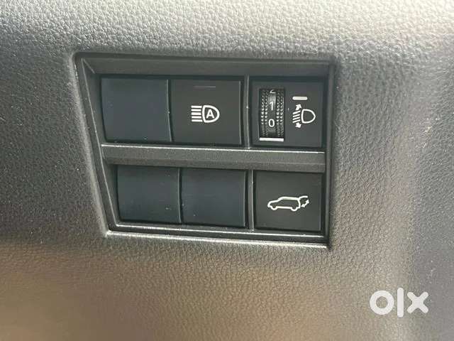 Toyota Innova Hycross 2.0 Zx (o) Hybrid 7 Str, 2024, Petrol