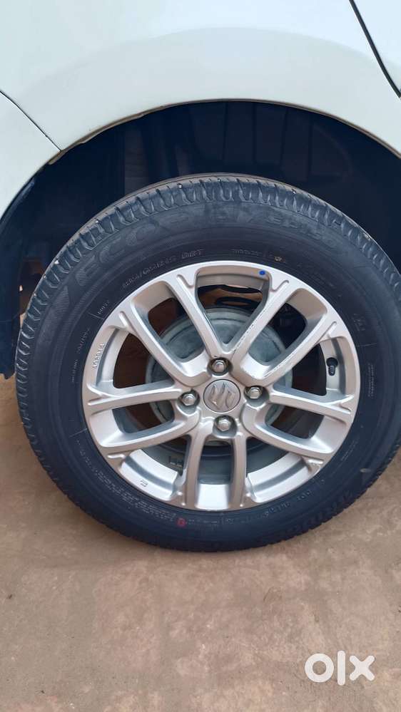 Maruti Suzuki Swift 2023 Petrol Well Maintained