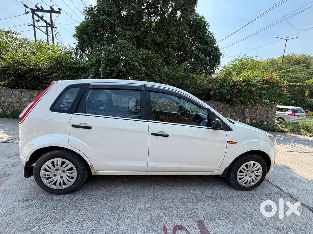 Ford Figo 2010-2012 Petrol Zxi, 2014, Petrol