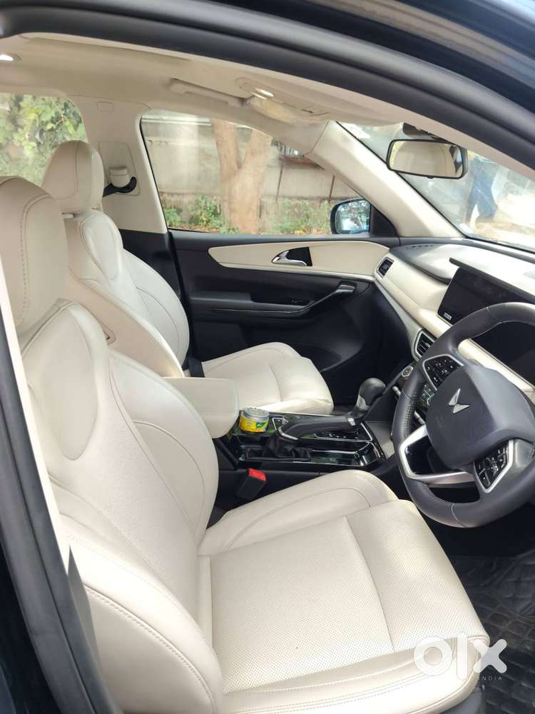 Mahindra Xuv700 Ax7 Petrol At 7-seater