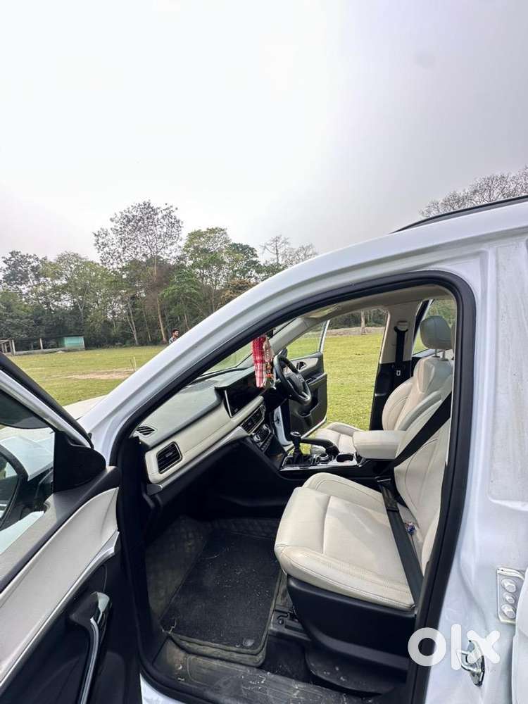Mahindra Xuv700 2024 Petrol 13500 Km Driven