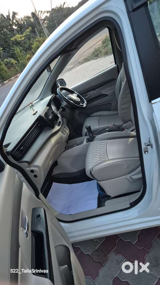 Maruti Suzuki Ertiga Vxi Shvs, 2024, Petrol
