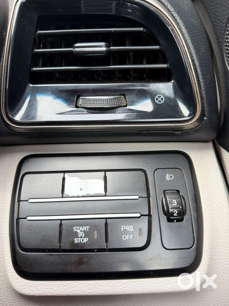 Mahindra Xuv300 W8 Option, 2019, Petrol