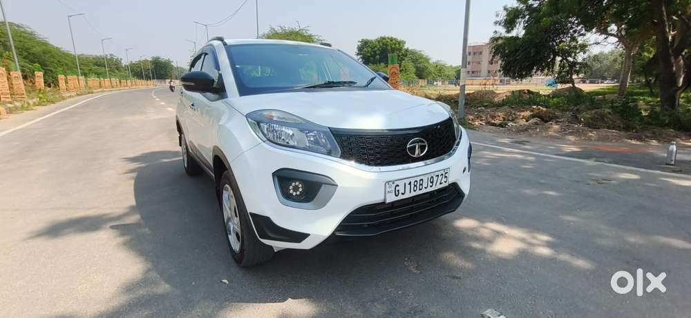 Tata Nexon 1.2 Revotron Xm (s), 2018, Cng & Hybrids