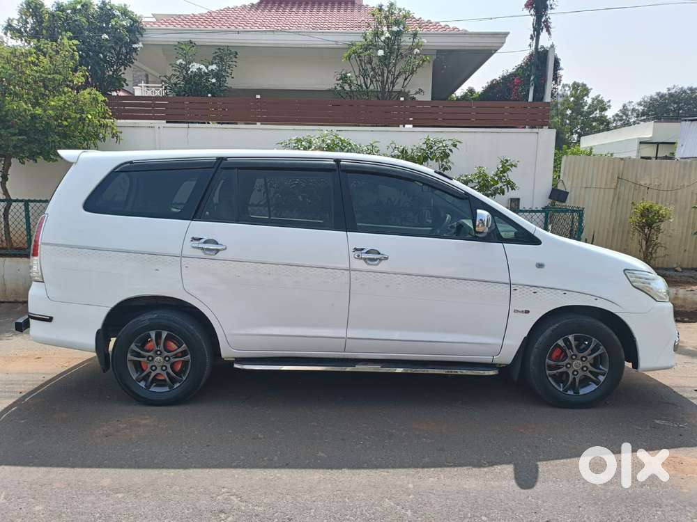 Toyota Innova 2.5 V 7 Str, 2011, Diesel