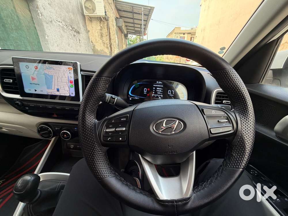 Hyundai New Venue 2025 Petrol 10500 Km Driven
