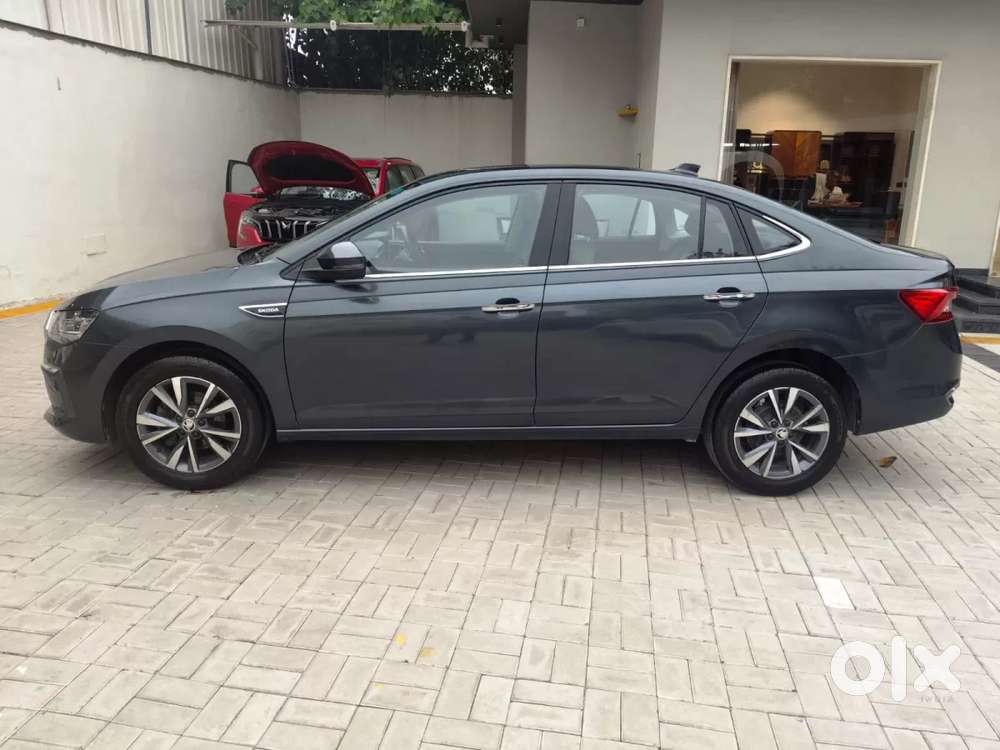 Skoda Slavia Style 1.0l Tsi At, 2022, Petrol