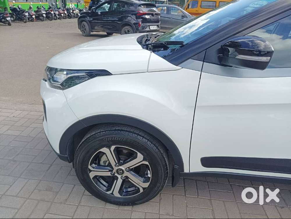 Tata Nexon Xza+ Premium Automatic Petrol, 2022 Bh Series Paid Till 28