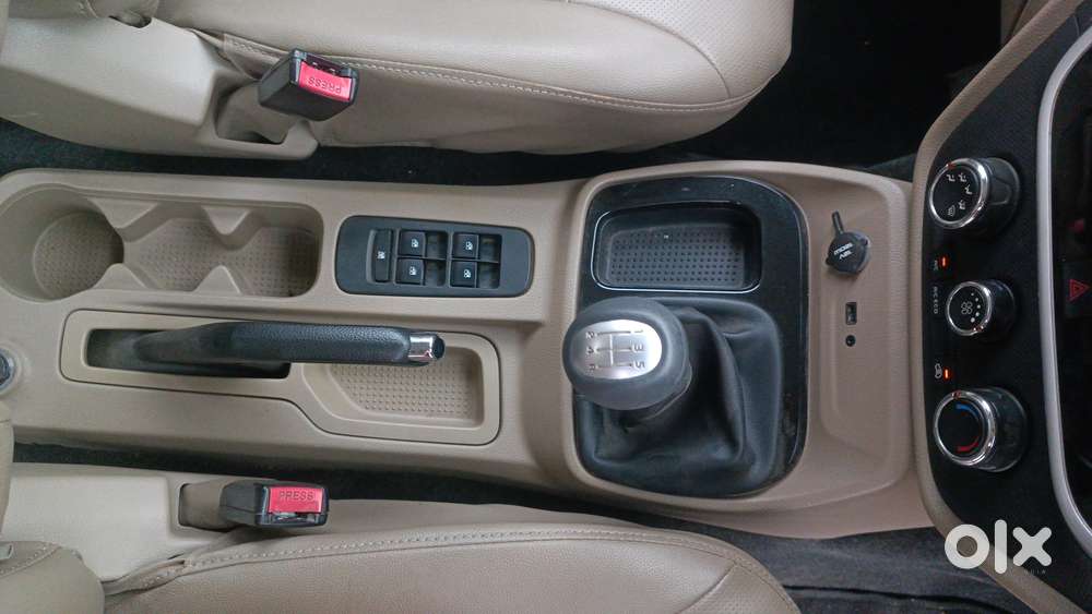 Mahindra Tuv 300 Mhawk100 T8, 2015, Diesel